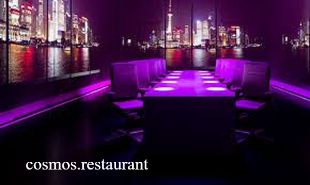 Keunikan Makan Malam di Ultraviolet